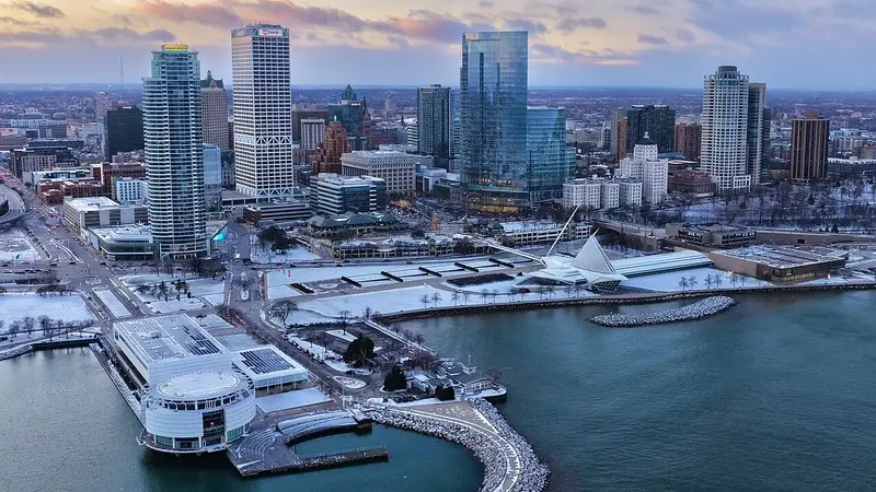 Milwaukee, WI Islamic Prayer Times and Mosque